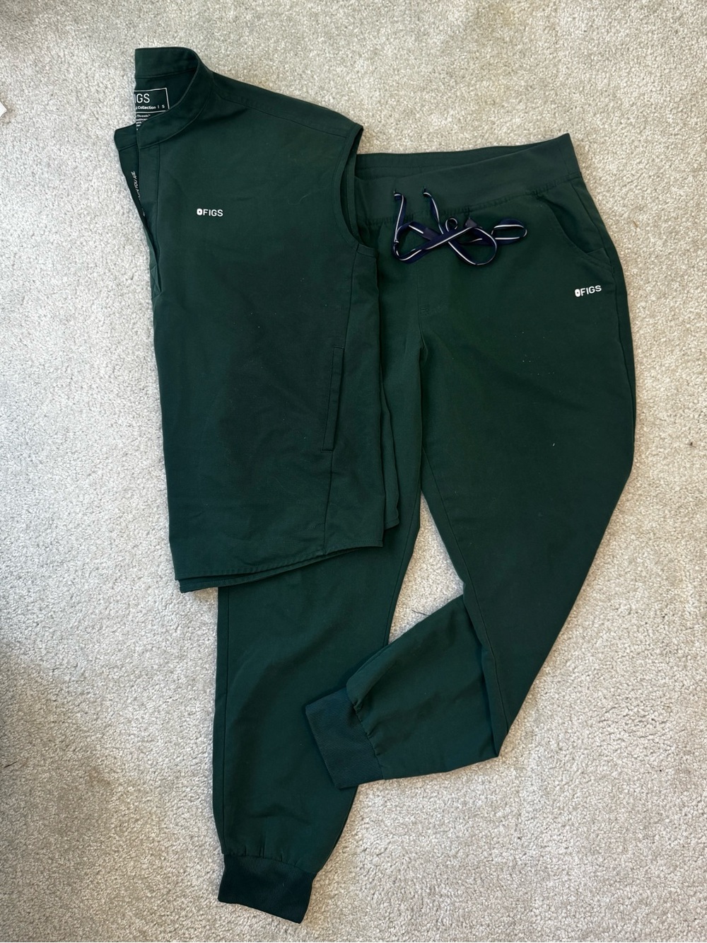 Figs Scrub Set Jogger Pants in Deep Forest Green